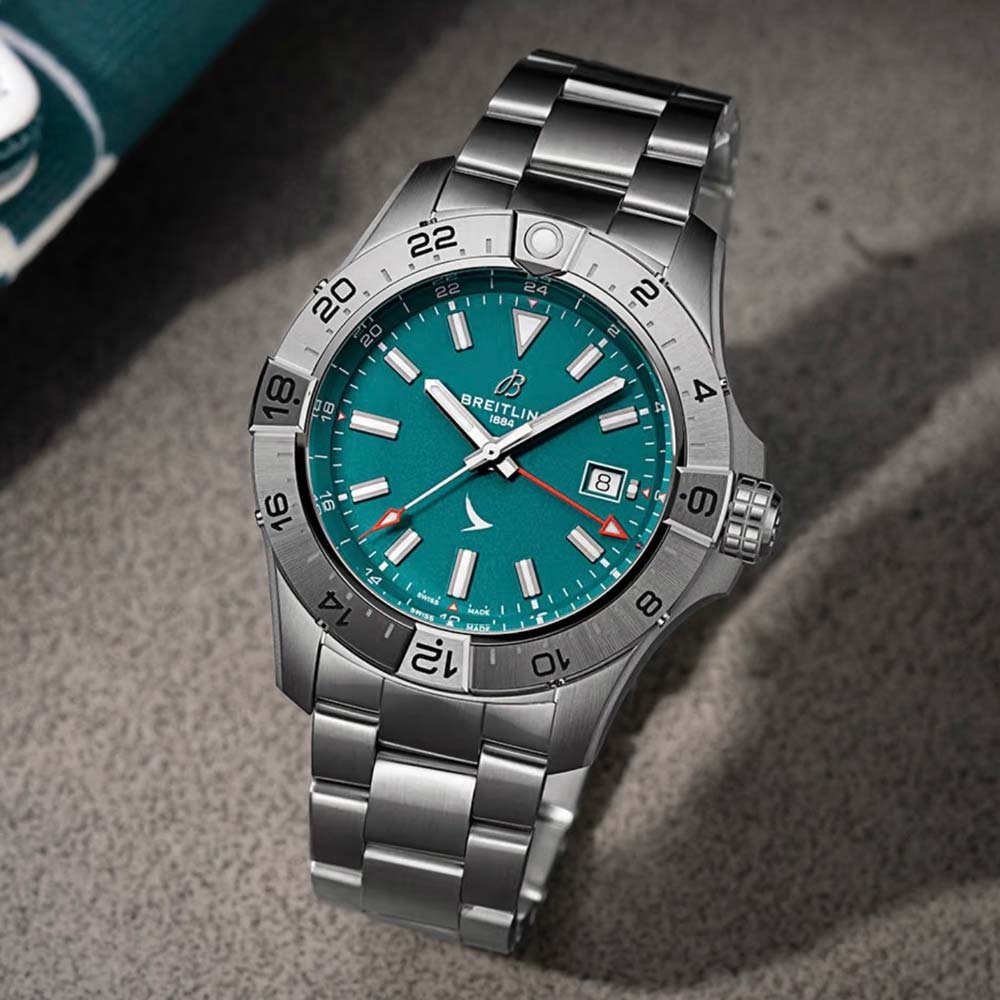 �������������� �����! Breitling x Cathay Pacific Avenger Automatic GMT 44